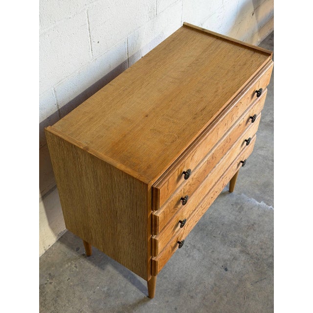 Vintage Small Oak Dresser With 4 Drawers Sunburst Knobs and Tapered Legs Denmark 1960s For Sale - Image 9 of 12