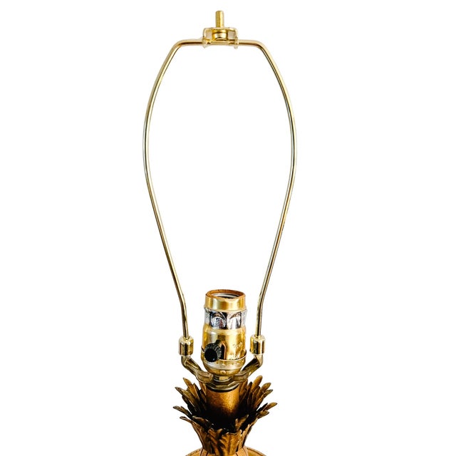 Vintage Neoclassical Crackle Glazed Urn Table Lamps With Medallions - A Pair For Sale - Image 15 of 16