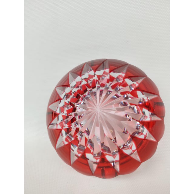 Magnificent Lorraine crystal ashtray. 1960s/70s. with its beautiful ruby ​​red color, it's also a lovely decorative piece....