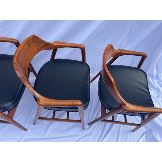 Mid-Century Modern Mid 20th Century Vintage Mid Century W. H. Gunlocke Chair Co. Walnut Set of 4 Dining Chairs For Sale - Image 3 of 17