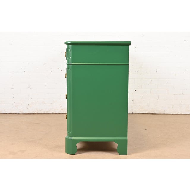 John Widdicomb Georgian Green Lacquered Eight-Drawer Double Dresser, Newly Refinished For Sale - Image 10 of 11