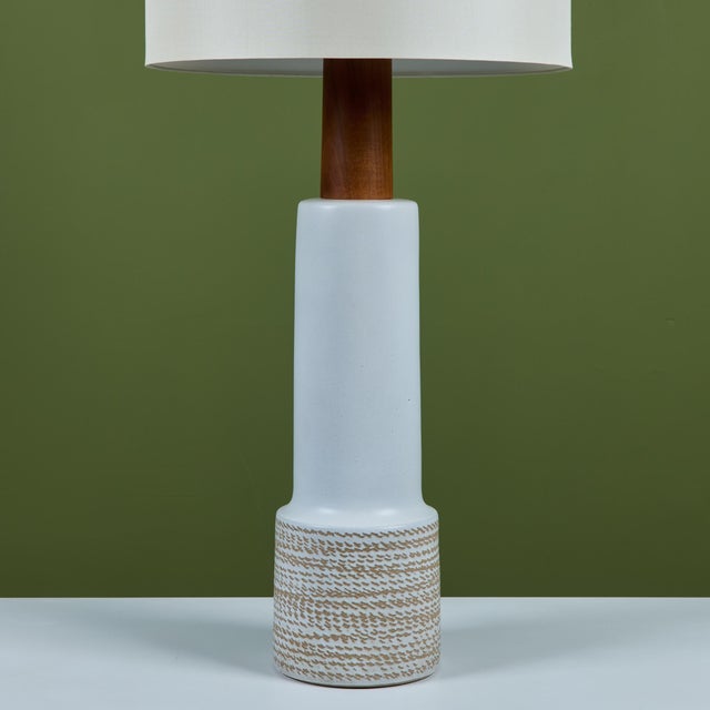 White 1950s Gordon and Jane Martz Oversized White Ceramic Table Lamp For Sale - Image 8 of 13