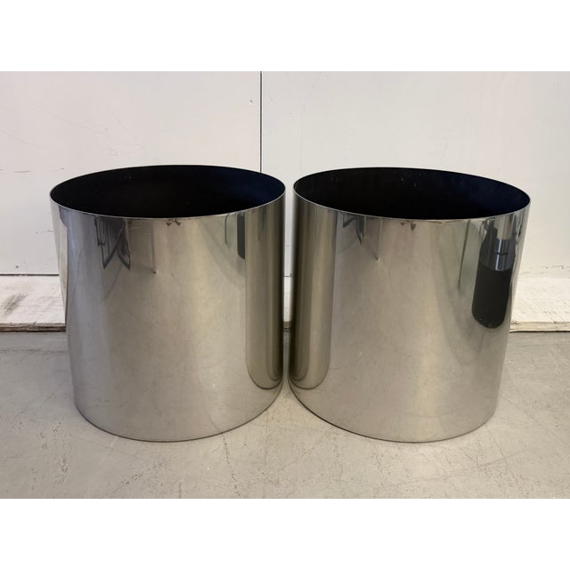 Industrial/Space Age/Mimo minimalist polished aluminum planter designed in the 1970s by Paul Mayen. This sophisticated and...