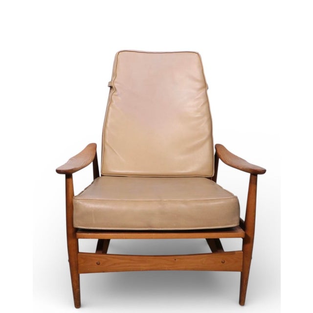 Mid 20th Century Lounge Chair Platform Rocking Chair by Heywood Wakefield For Sale - Image 10 of 12