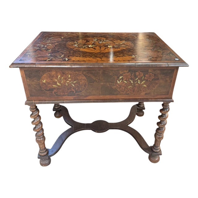 Antique William and Mary Oyster Waln Table With Intricate Marquetry Inlay For Sale