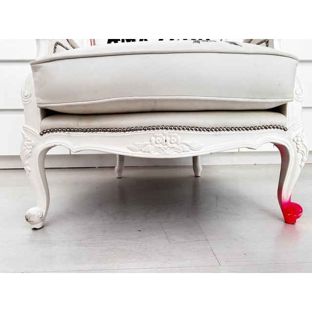Pair of Bespoke Jimmie Martin Hand-Painted White Leather Graffiti Armchairs For Sale - Image 10 of 18