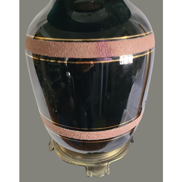 Mid Century Modern Hollywood Regency Black Ceramic Table Lamp With Shade For Sale - Image 6 of 12
