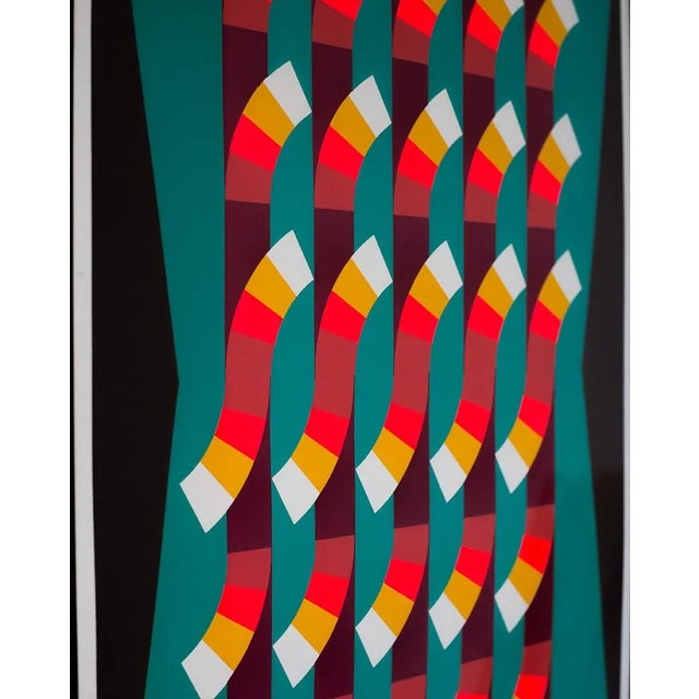 The art work in the op-art style comes from Italy. It is marked with the number 15/70 and comes from 1970. Unfortunately,...