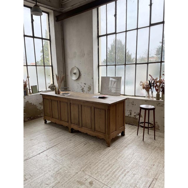 Old solid oak counter from the 1950s measuring 2m60. its xxl format makes this piece of furniture a unique piece. Entirely...