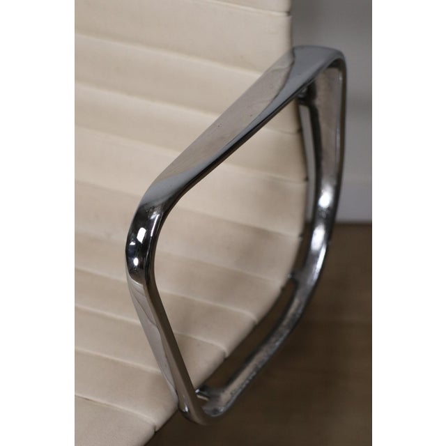 EA 108 Leather Armchair by Charles and Ray Eames for Herman Miller, 1960 For Sale - Image 15 of 18