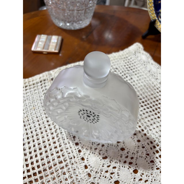 1930s Art Deco Perfume Bottle by René Lalique for Lalique, France, 1930s For Sale - Image 5 of 17