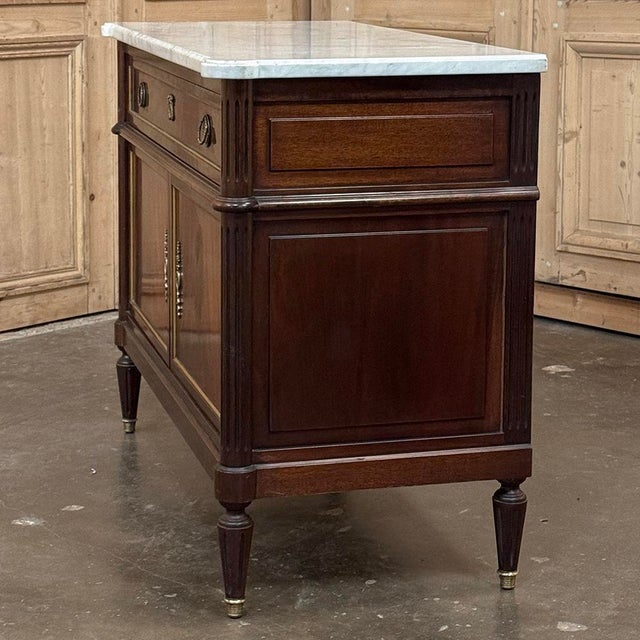 Auburn 19th Century French Louis XVI Mahogany Buffet ~ Credenza With Carrara Marble For Sale - Image 8 of 9