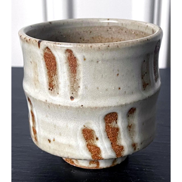 Early 20th Century Ceramic Stoneware Tea Bowl in Shino Style by Warren Mackenzie For Sale - Image 5 of 11