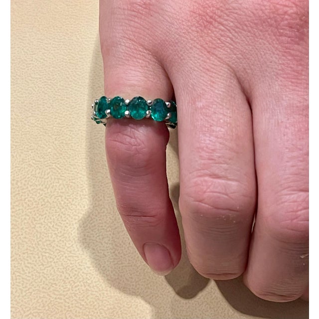 35 Pointer Each 4.5 Carat Emerald Anniversary Eternity Band / Ring in Platinum, Size 6 For Sale - Image 17 of 18