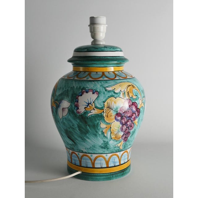 Deruta Porcelain Table Lamp with Hand-Painted Grape Decoration, Italy, 1960s For Sale - Image 10 of 17
