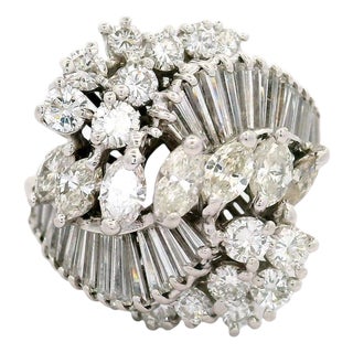 Diamond 18k White Gold Cluster Cocktail RIng, Size 8 For Sale