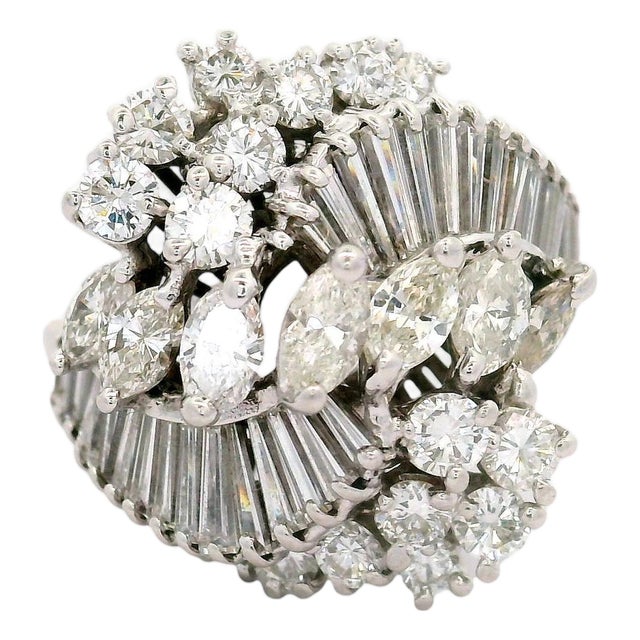 Diamond 18k White Gold Cluster Cocktail RIng, Size 8 For Sale