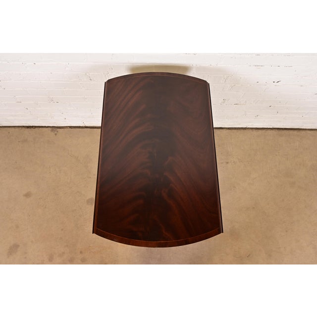 Baker Furniture Georgian Flame Mahogany Drop Leaf Pembroke Side Table, Newly Refinished For Sale - Image 10 of 16