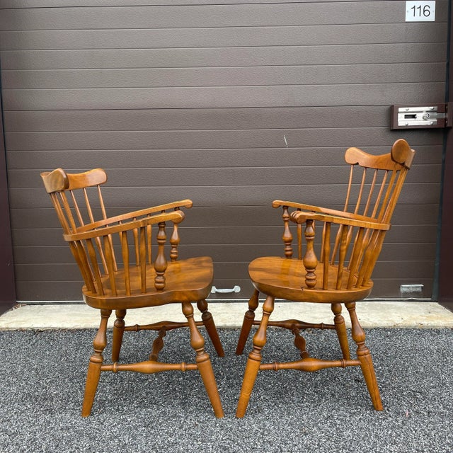 Ethan Allen Heirloom Nutmeg Maple Philadelphia Windsor Dining Armchairs - a Pair For Sale In Philadelphia - Image 6 of 12