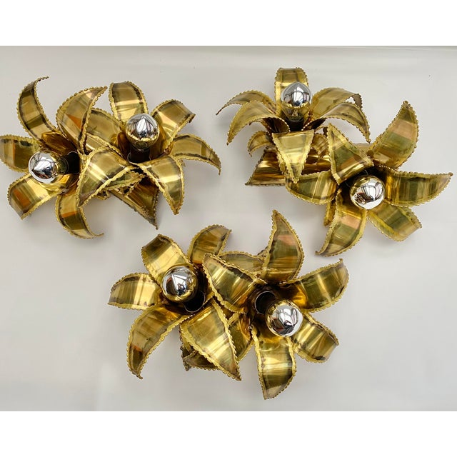 Maison Jansen Vintage Flowers Brass Wall Lamps from Maison Jansen, 1960s, Set of 3 For Sale - Image 4 of 10