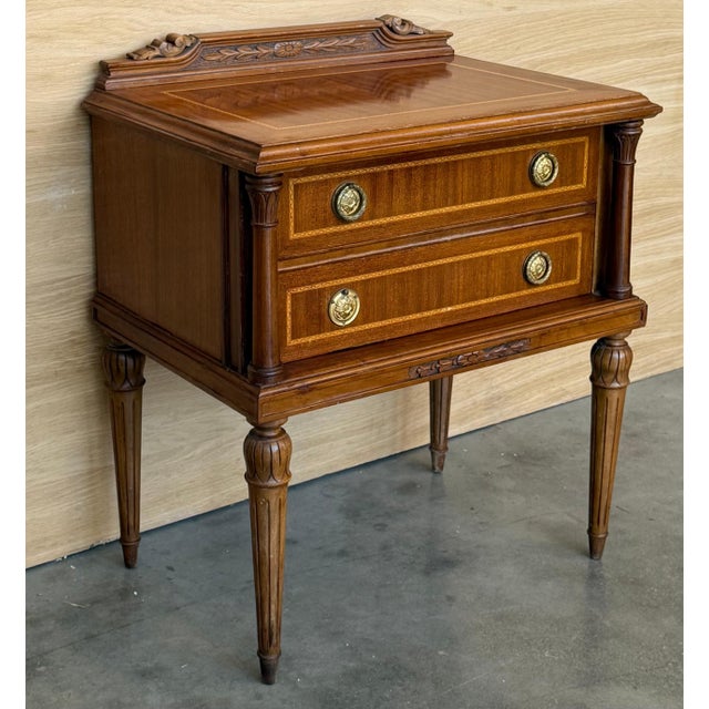 Early 20th Century French Walnut Nightstands or Side Tables with two drawers, 2 Pieces For Sale - Image 4 of 18