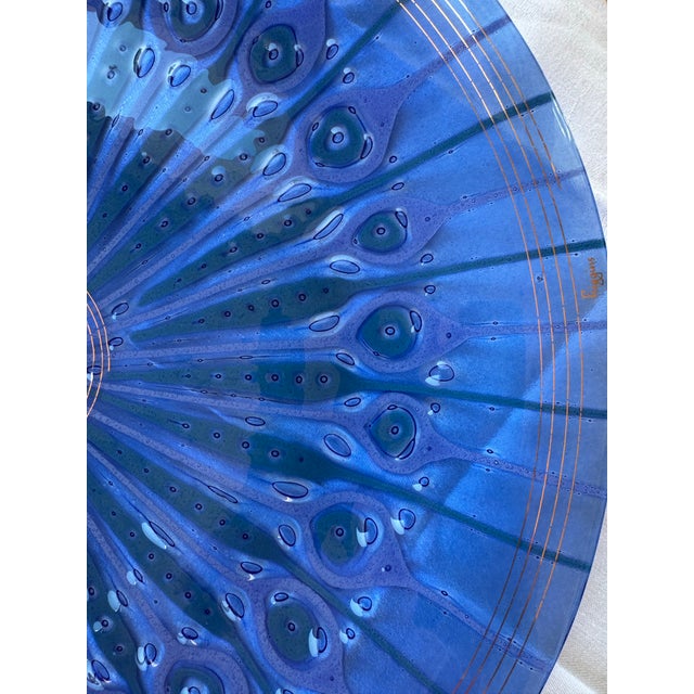 1950s Mid Century Modern Monumental 17” Fused Glass “Peacock” Charger by Higgins Studio For Sale - Image 5 of 11