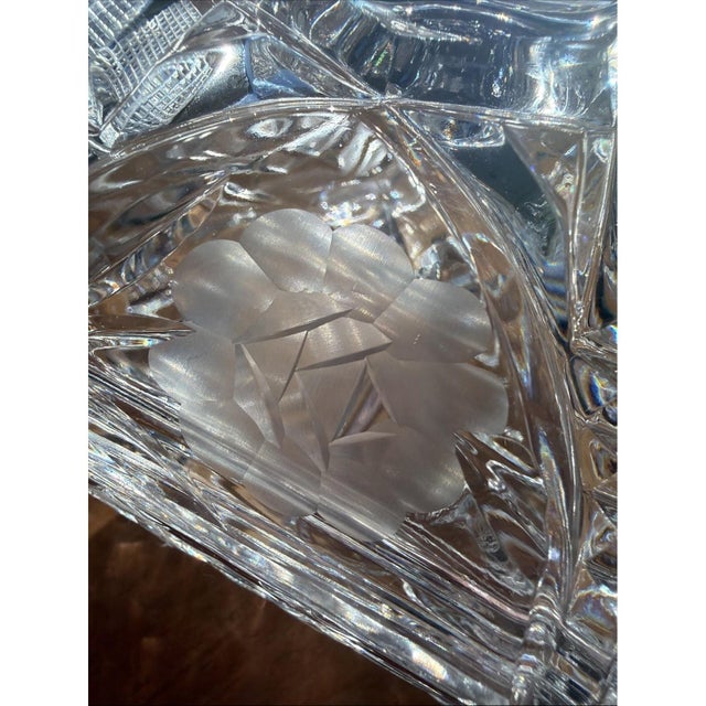 1960s Vintage Heavy Pressed Crystal Glass Triangle Candy Dish with Lid and Finial Top For Sale - Image 5 of 8