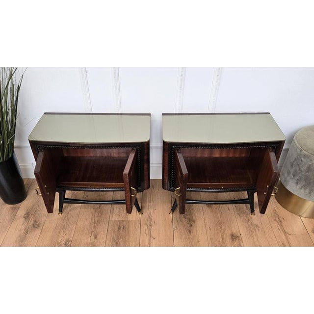 Mid-Century Italian Art Deco Walnut Nightstands with Glass Tops, 1950s, Set of 2 For Sale - Image 6 of 9