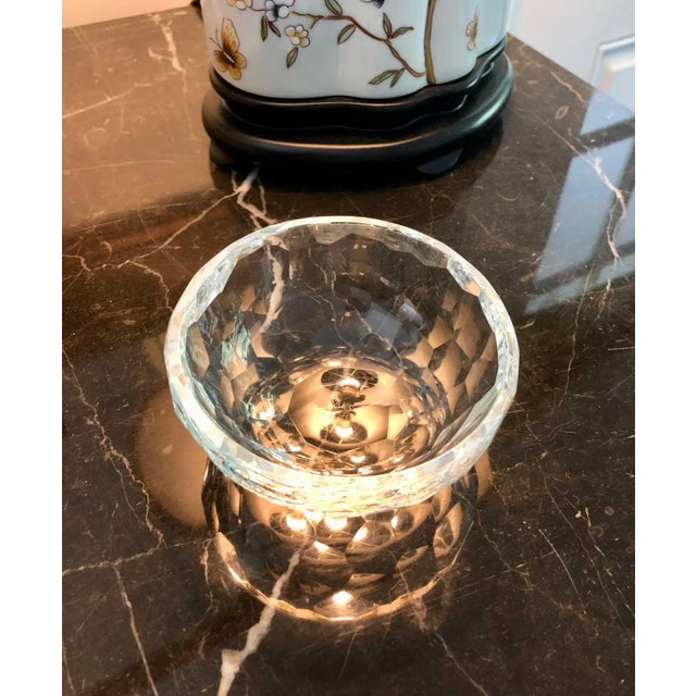 This Saks Fifth Avenue Faceted Honeycomb Crystal Bowl will look lovely displayed in any classic, traditional interior....