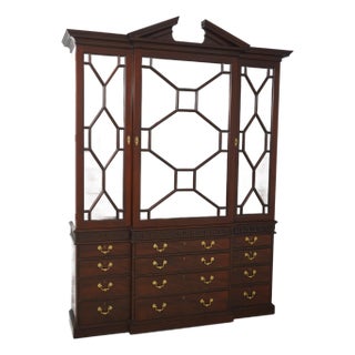 1990s Baker Colonial Williamsburg Mahogany Chippendale Breakfront For Sale