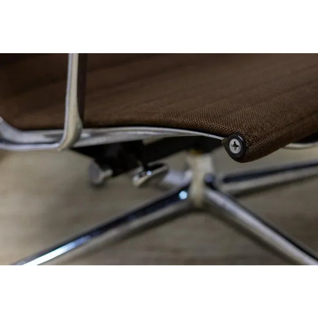 Metal Aluminium Group Lounge Chair by Eames for Herman Miller, 1978 For Sale - Image 7 of 12