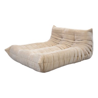 Togo Chaise Lounge in White Curduroy Fabric attributed to Michel Ducaroy for Ligne Roset, 1974 For Sale