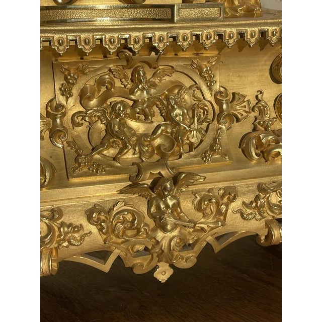 Clock in Gilt Bronze For Sale - Image 3 of 13