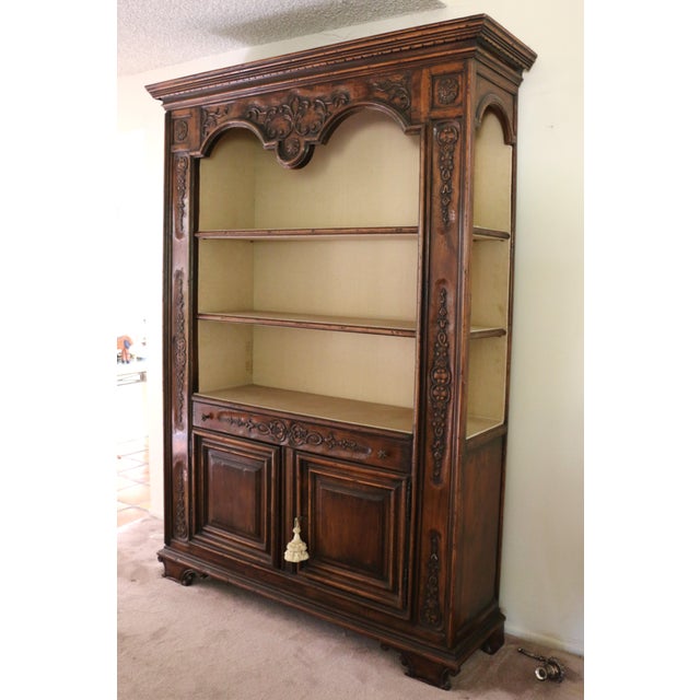 Beautiful vintage curio cabinet original from the 1930’s and made in Italy. It has two shelves in the front and two on...