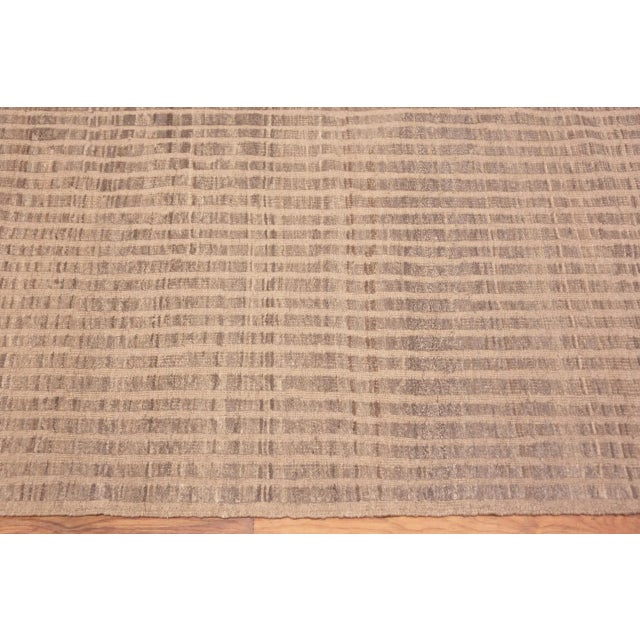 Nazmiyal Collection Area Modern Rug For Sale In New York - Image 6 of 7