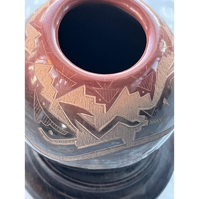 Late 20th Century Santa Clara Pueblo Pottery Vase - Sammy & Adrianna Naranjo Sgraffito Bear Paw 4" For Sale In San Francisco - Image 6 of 8