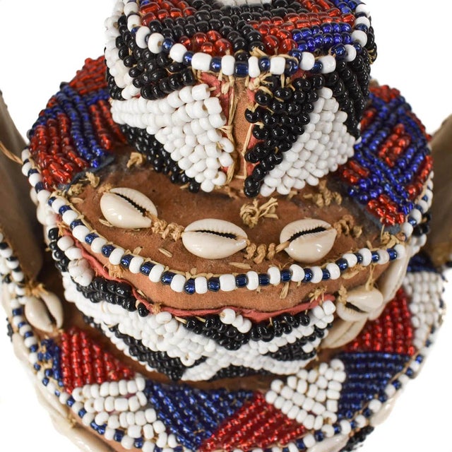 Early 20th Century Kuba Royal Beaded Basket For Sale - Image 4 of 7