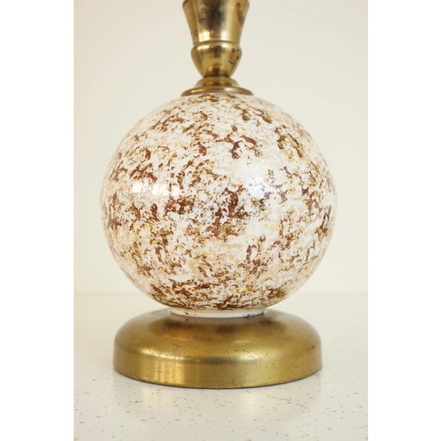 Art Deco 1940s Vintage Gold & White Speckled Table Lamp For Sale - Image 3 of 9