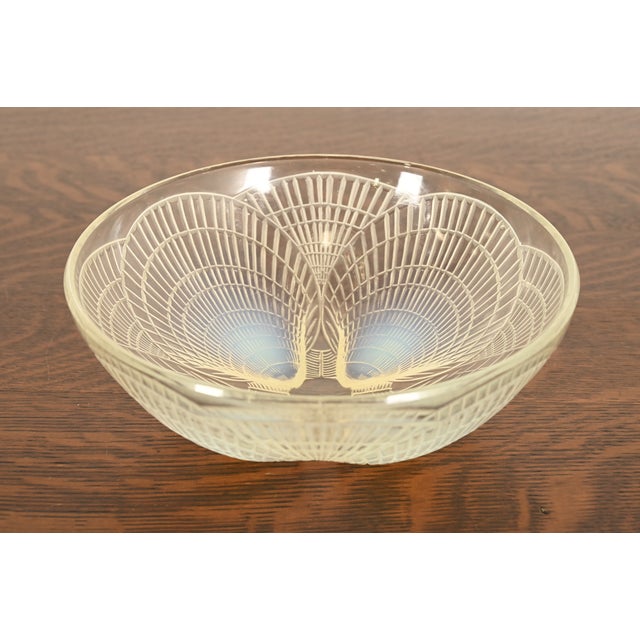 Art Deco René Lalique "Coquilles" Art Deco Opalescent Glass Bowl, Circa 1920s For Sale - Image 3 of 13
