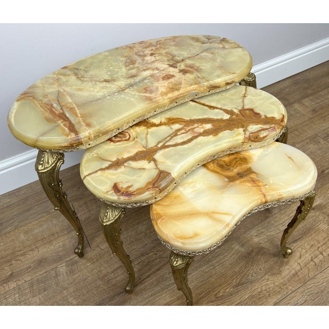 Gold Vintage French Nested Tables in Marble, Onyx, and Brass, Set of 3 For Sale - Image 8 of 18