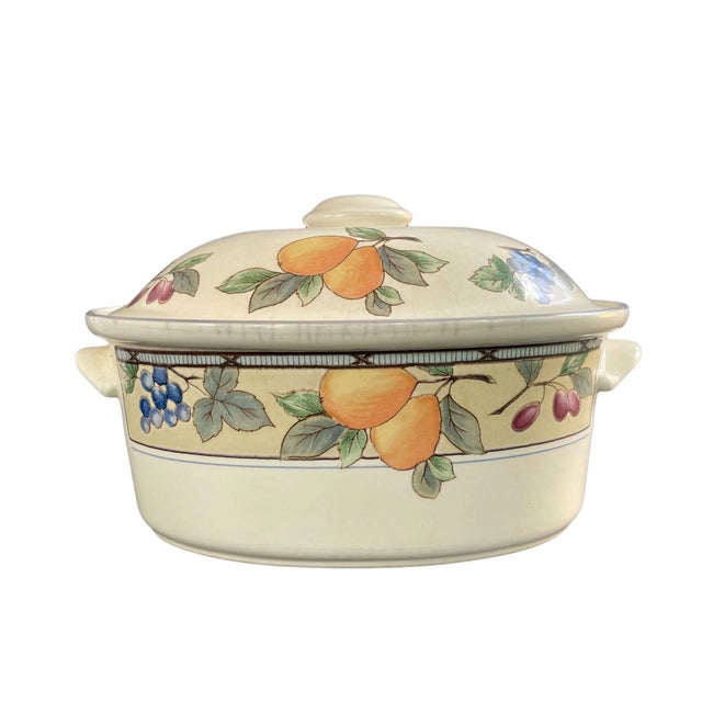 Vintage Mikasa 1.5 Quart Oval Covered Casserole Dish in the highly collectible Garden Harvest Intaglio CAC29 pattern. This...