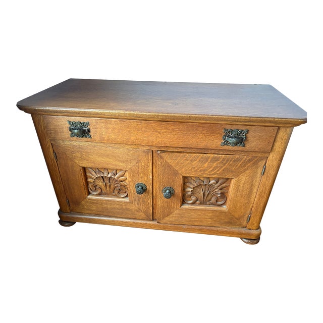 Antique Victorian Quartersawn Oak Carved Sideboard/Cabinet Circa 1890-1910 For Sale