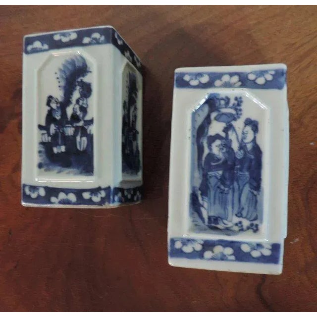 19th Century Chinese Blue and White Porcelain Brush Pots - A Pair For Sale - Image 10 of 11
