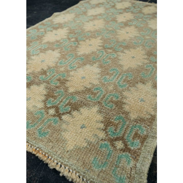 Turkish Turkish Vintage Rug 2' x 3'2" #20537 For Sale - Image 3 of 8