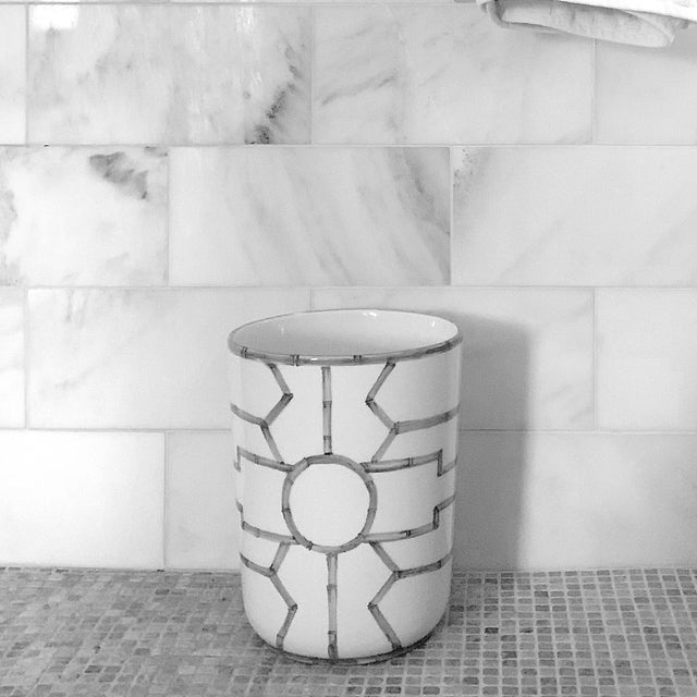Chinoiserie Bamboo Fret Ceramic Bath Set, Graphite, 5 Pieces For Sale - Image 4 of 9