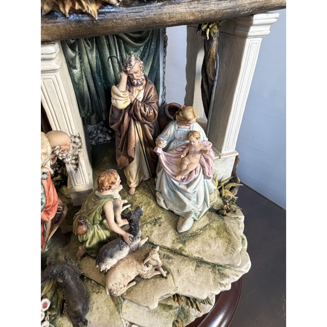 Majestic Prince Nativity Scene from Capodimonte Porcelain, 1990s For Sale - Image 9 of 16