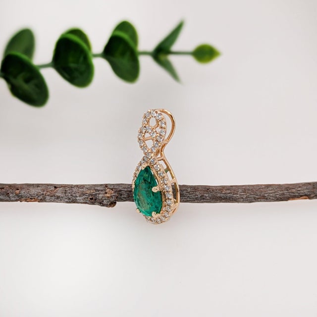 2020s Gia Certified Colombian Emerald Diamond Halo Pendant: Solid 14k Gold, 10x6mm For Sale - Image 5 of 8