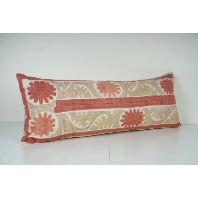 Uzbek Suzani Pillow Cover Elevate your home decor with our Turkish Suzani Pillow Cover, featuring exquisite vintage Uzbek...