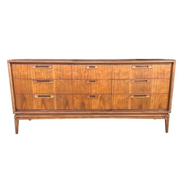 Sculptural Mid-Century Walnut 9-Drawer Dresser in Danish Modern Style For Sale In Los Angeles - Image 6 of 17