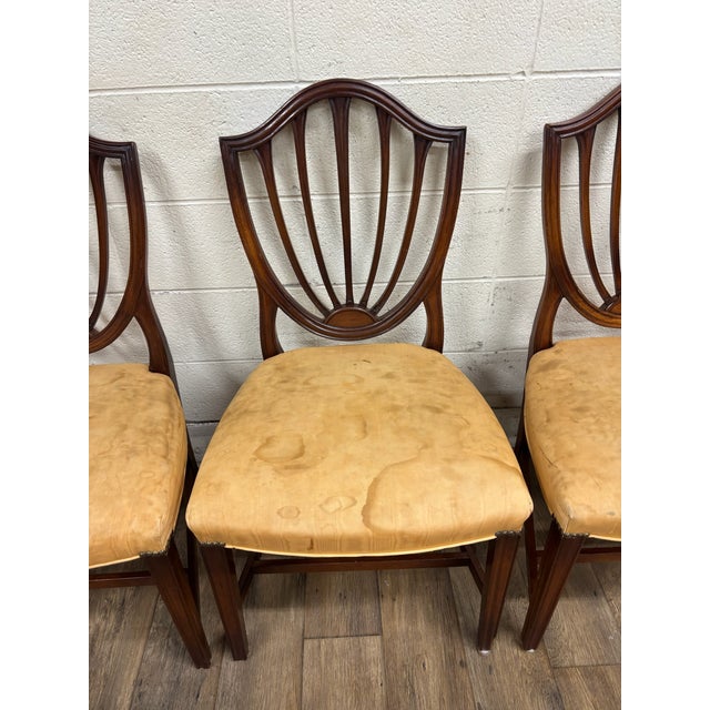 Duncan Phyfe Vintage Duncan Phyfe Hepplewhite Style Shield Back Dining Chairs - Set of 4 For Sale - Image 4 of 13